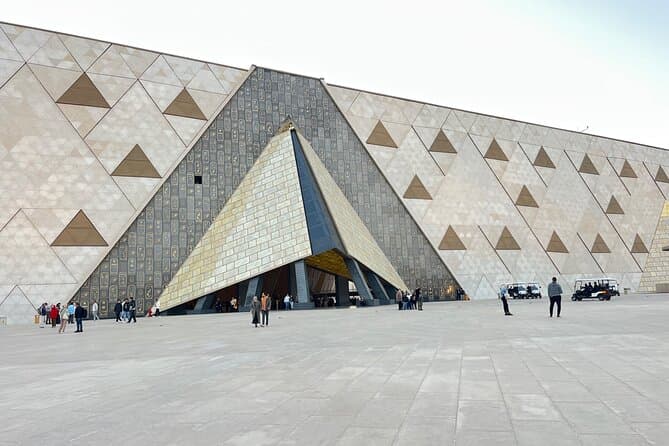  Cairo Royal Experience: Pyramids, Pharaohs & new Museum Luxury Tour  6