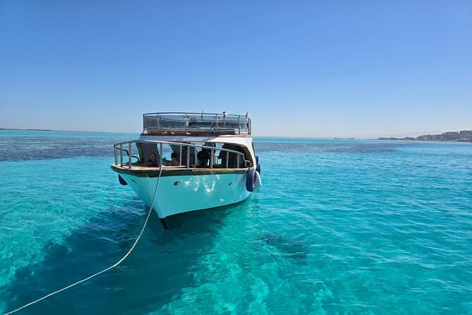 Makadi Lagoon Glass Bottom Boat 3